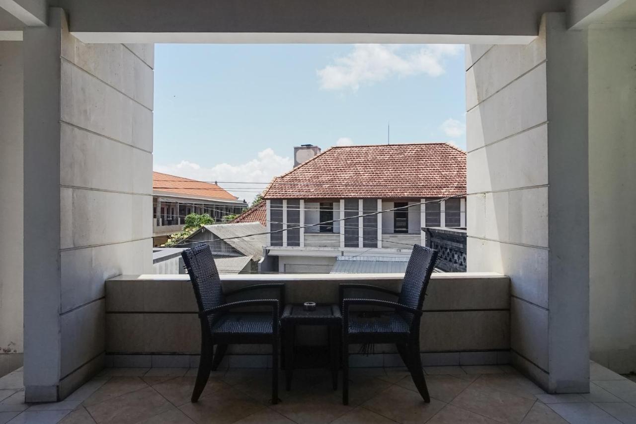 Denays Guesthouse Jimbaran Bagian luar foto