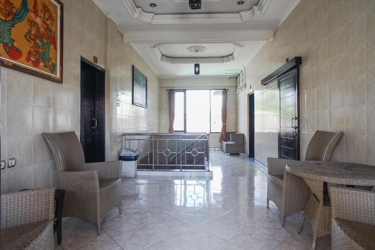 Denays Guesthouse Jimbaran Bagian luar foto
