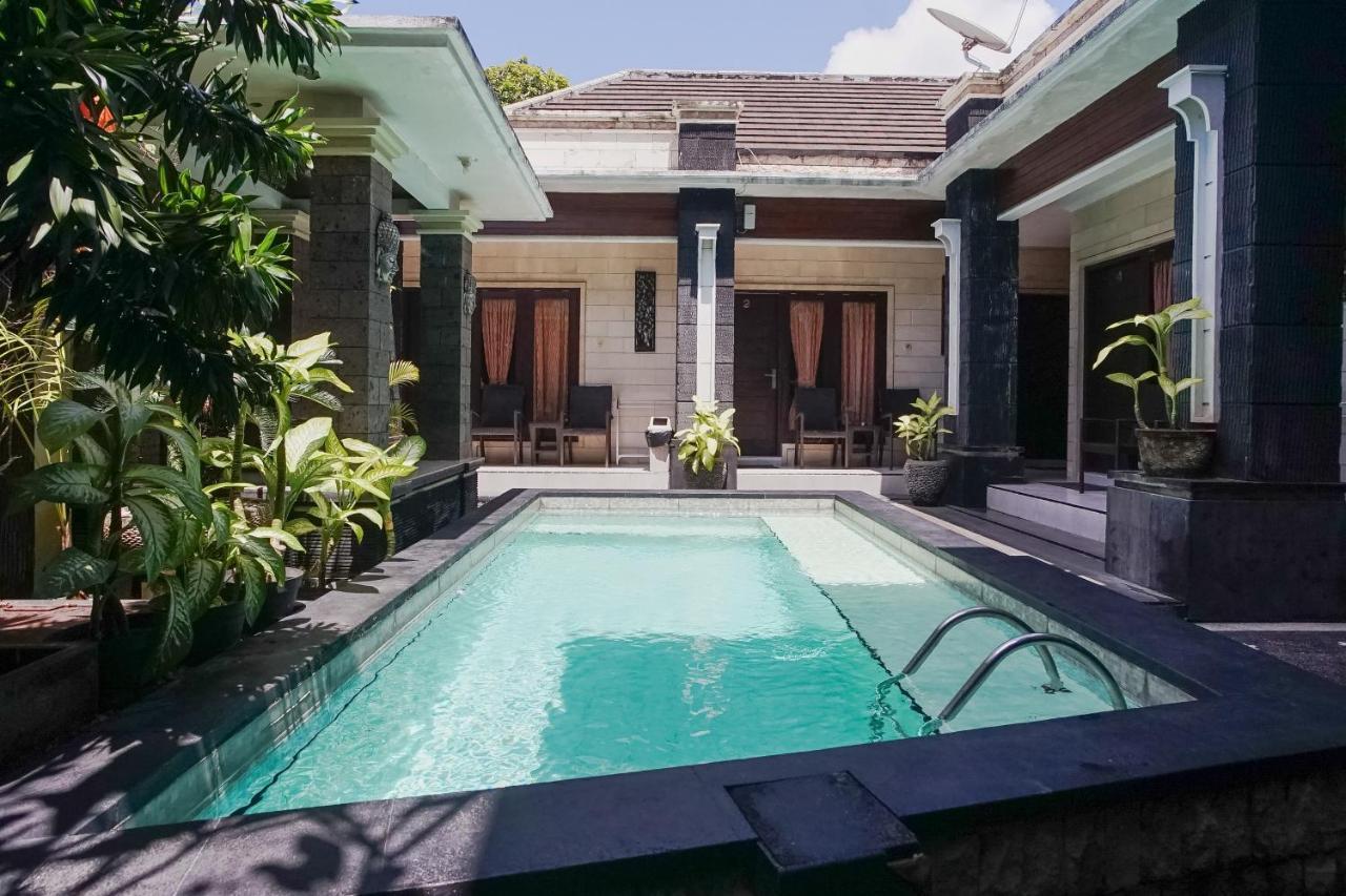 Denays Guesthouse Jimbaran Bagian luar foto
