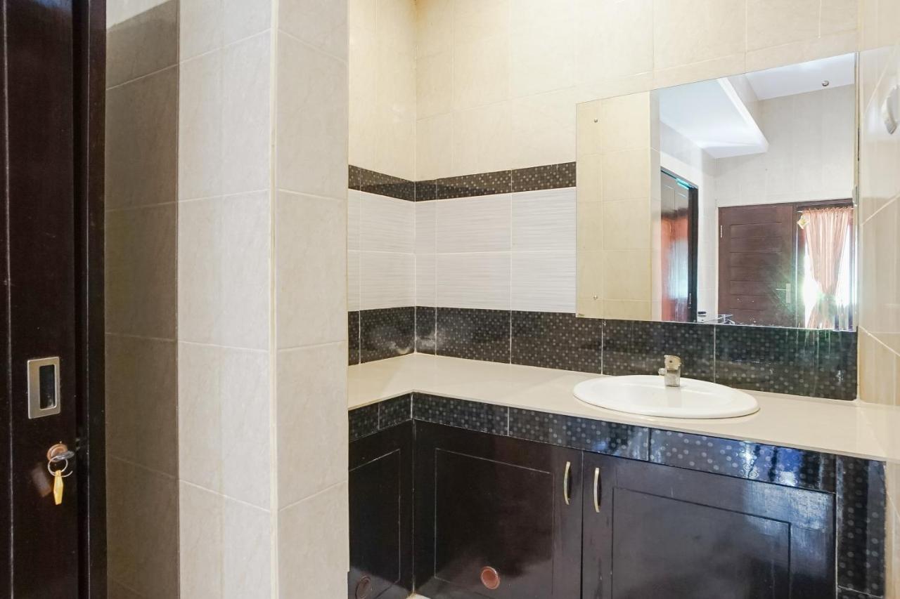 Denays Guesthouse Jimbaran Bagian luar foto