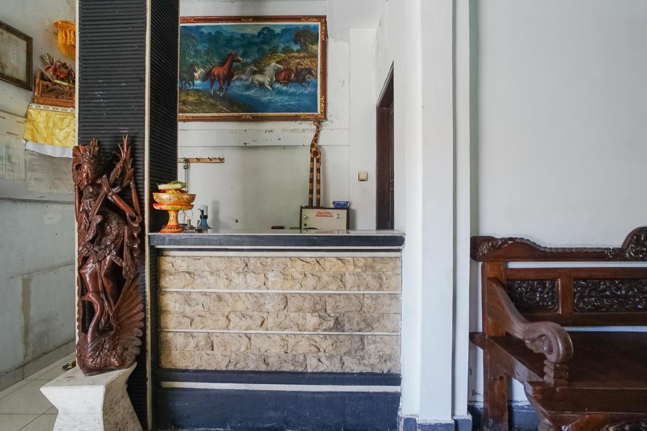 Denays Guesthouse Jimbaran Bagian luar foto