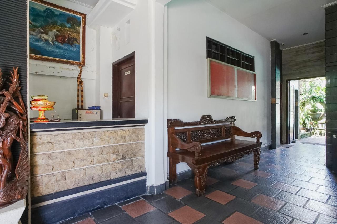 Denays Guesthouse Jimbaran Bagian luar foto