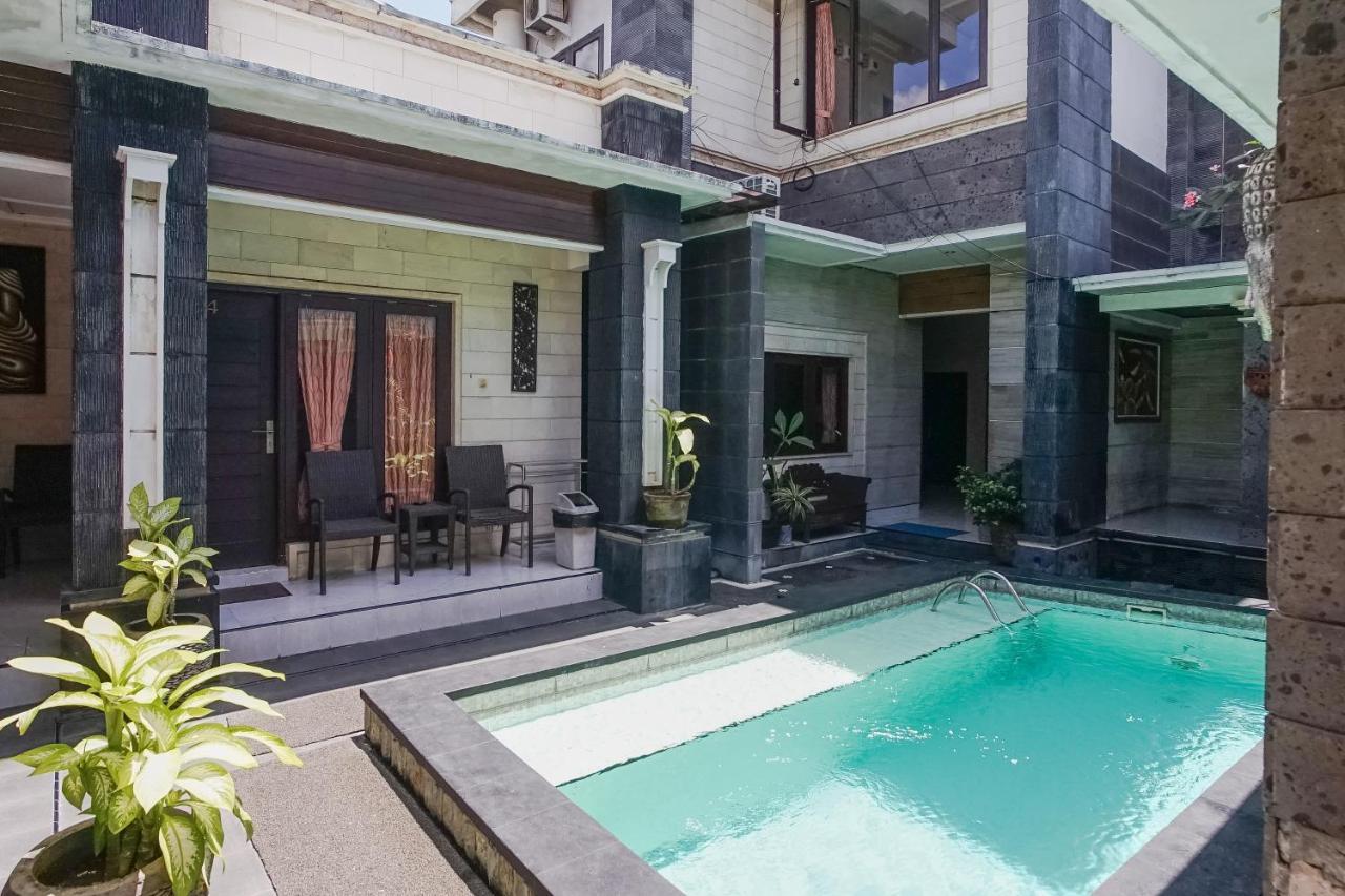 Denays Guesthouse Jimbaran Bagian luar foto