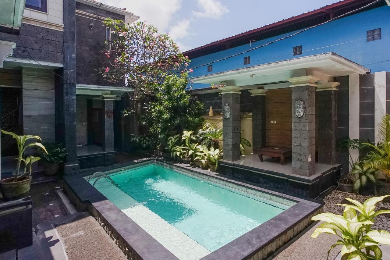 Denays Guesthouse Jimbaran Bagian luar foto