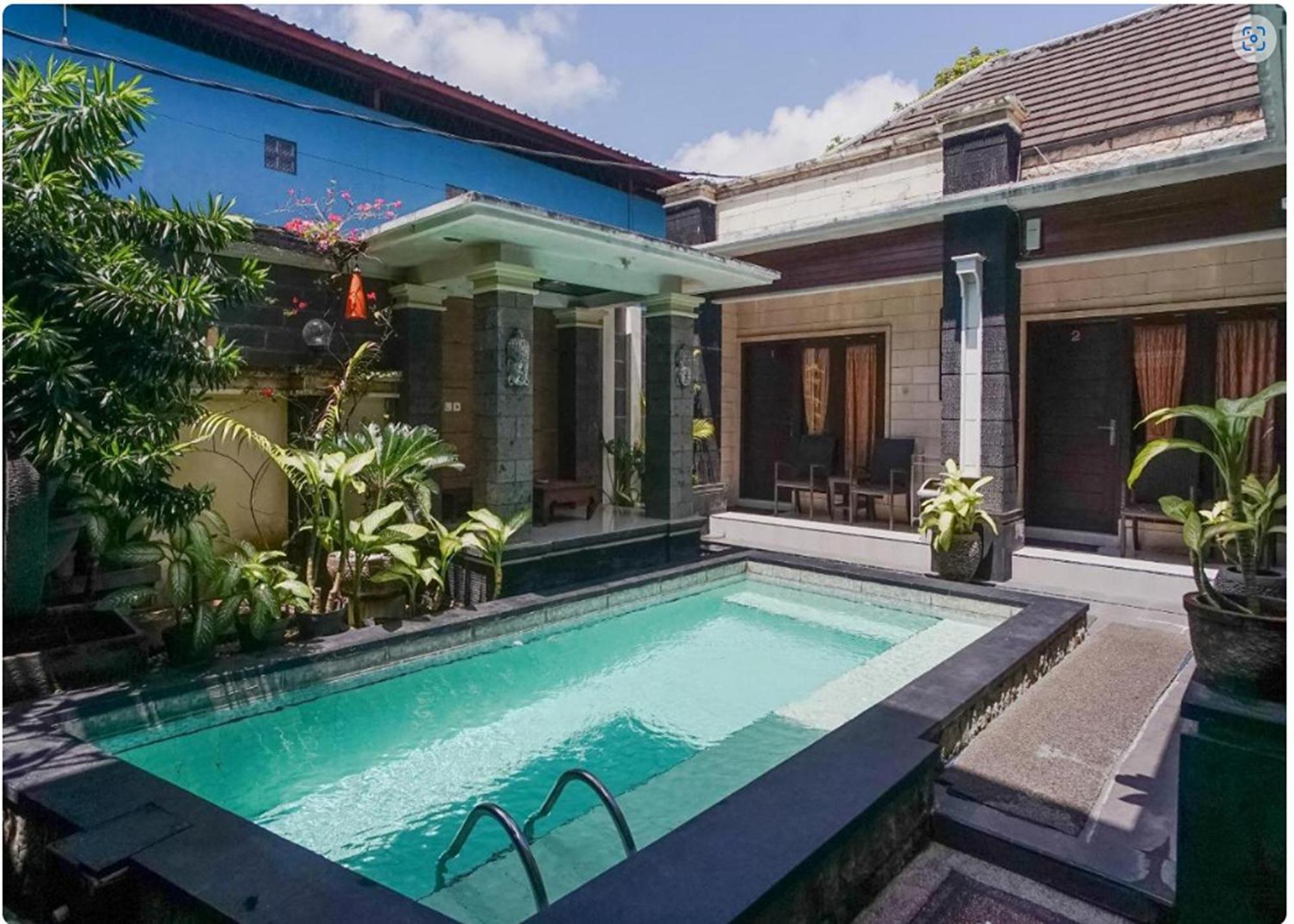 Denays Guesthouse Jimbaran Bagian luar foto